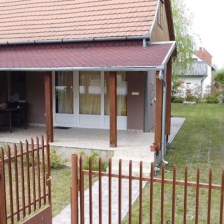 Vadszolo Apartman Balatonmáriafürdő Eksteriør bilde